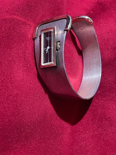 Rare montre bracelet - de, style